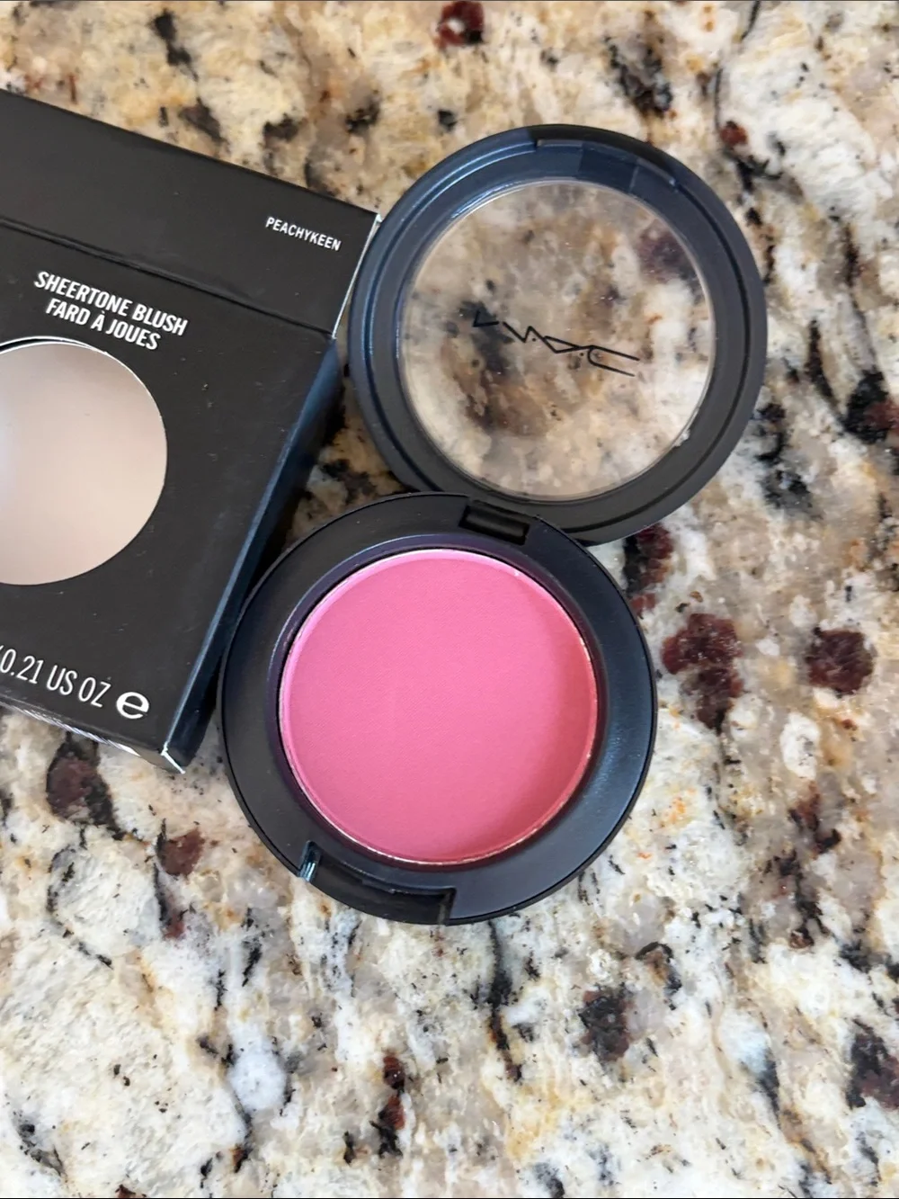 ♥️👍MAC Cosmetics Sheertone Blush Peachykeen